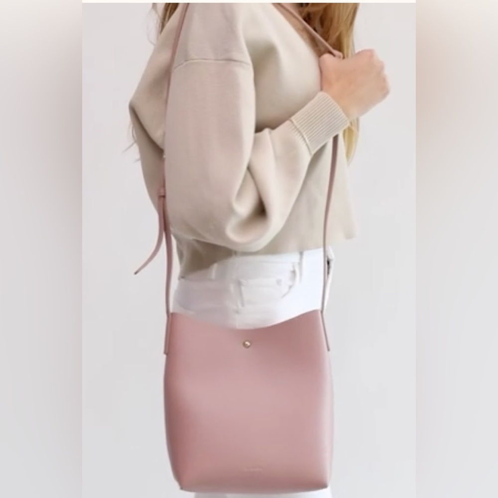 SAMARA : Shoulder BAG in Lavender